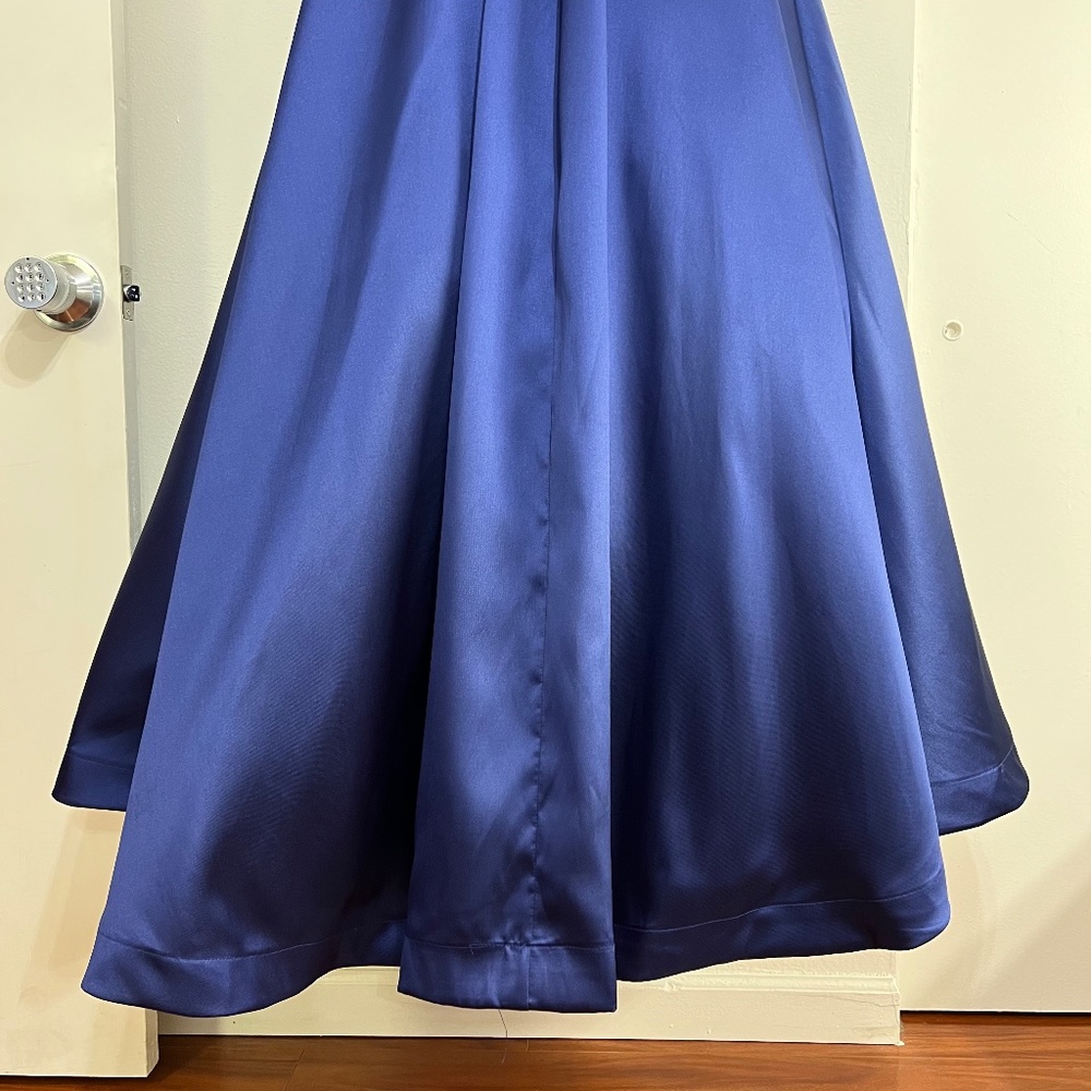 Mac Duggal Ieena 55010 Plunging V-Neck V-Back Gown - Picture 8 of 10